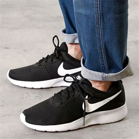 Nike Tanjun Black/White Men's 